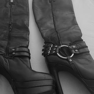 Pump Heeled Leather Boots